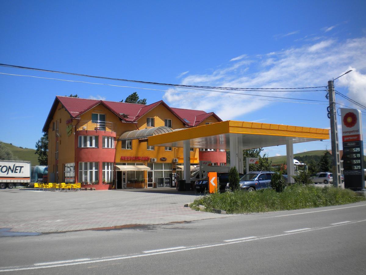 Hotel Dalia Gilau Exterior photo